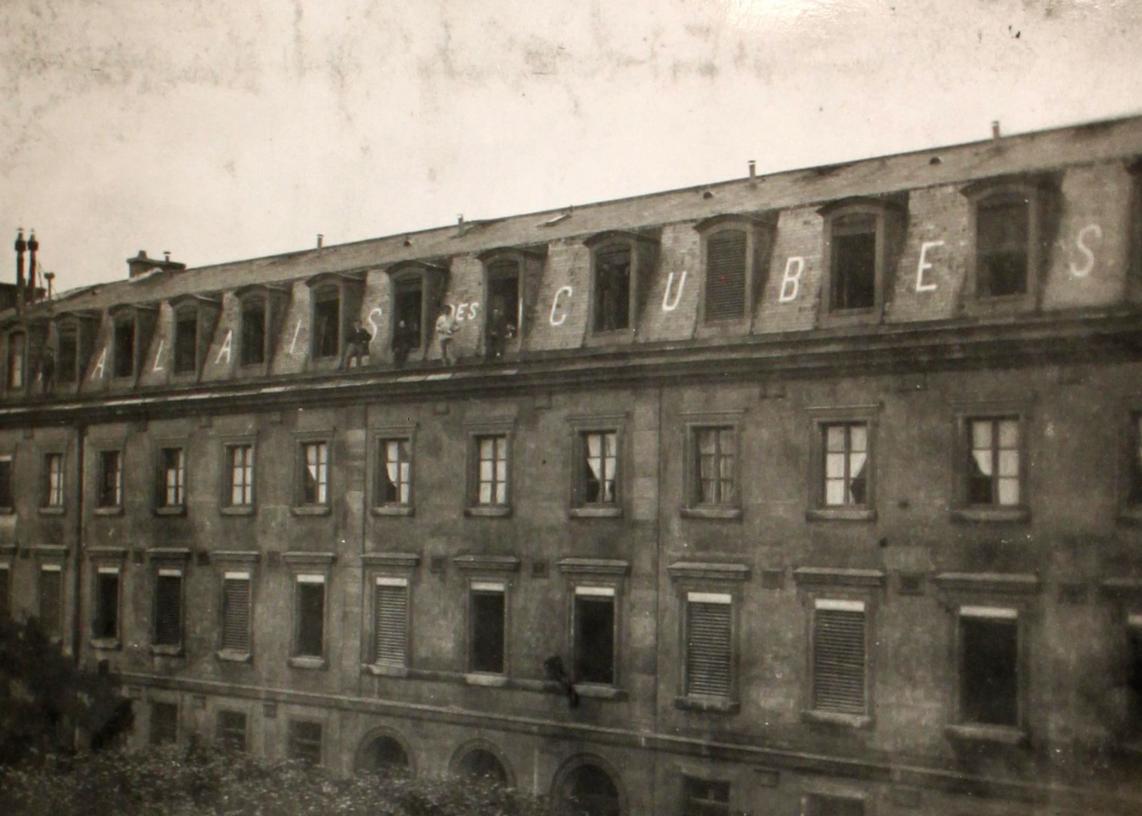 Le Palais des cubes en 1895 : Fonds photographique, PHO H/3/3 (fonds Jeanne Dreyfys).