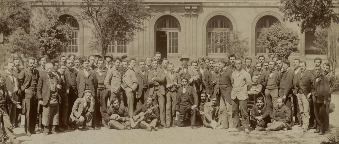 École normale supérieure : groupe général, photographie, vers 1900-1901. Bibliothèque Ulm-LSH, PHO D/2/1900/2 