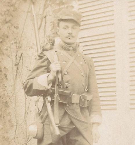 Maurice Genevoix pendant son service militaire, vers 1912. Cliché famille Genevoix